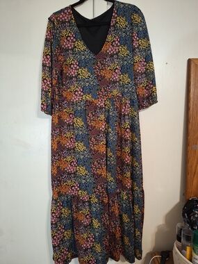 Floral V-Neck Midi Dress